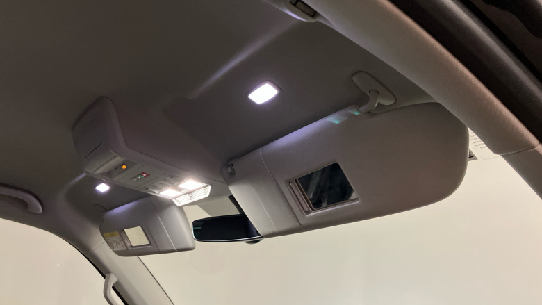 Volkswagen Caravelle 2.0 TDI Executive 199 4MOTION 5dr DSG Diesel Estate